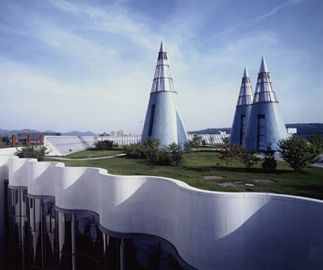 Зеленая крыша выставочного комплекса в Германии