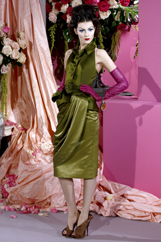 Зеленое платье от "Диор"